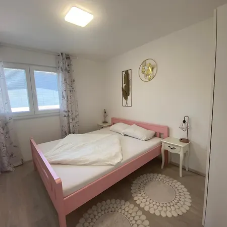 Dorothy Apartment