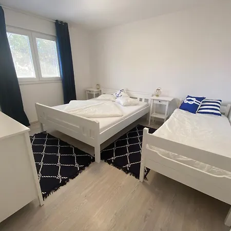 Dorothy Apartment